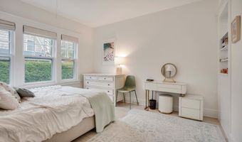 93 Meeting House Ln, Amagansett, NY 11930