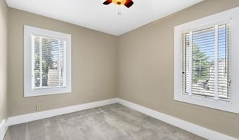 902 Midway Dr, Auburn, IN 46706