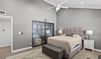 5230 Zelzah Ave 3, Encino, CA 91316