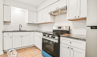 10 Arrowhead Dr 5, Algonquin, IL 60102
