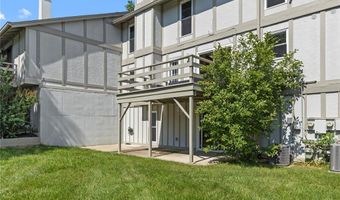 2155 Mason Green Dr, Ballwin, MO 63011