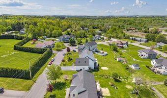 40 Hillview Dr, Bangor, ME 04401