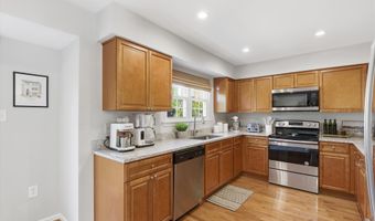 6006 KEBLE Dr, Alexandria, VA 22315
