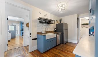 123 CORAL St, Beach Haven, NJ 08008