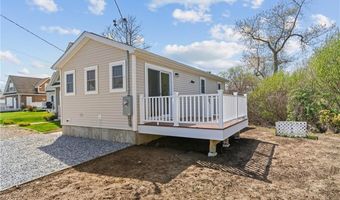 64 Burnside Ave, Narragansett, RI 02882