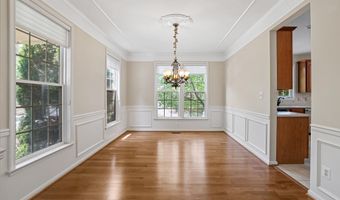 21565 CENTER POINT Cir, Ashburn, VA 20147