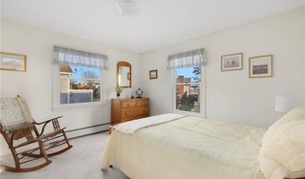 110 HOUSTON Ave, Narragansett, RI 02882