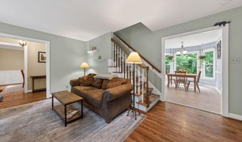 1104 Fallen Oak Dr, Apex, NC 27502