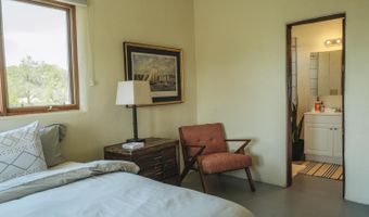 38 Tres Lomas, Arroyo Hondo, NM 87529