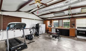634 Alapaha River Dr, Alapaha, GA 31622