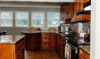 16 Ward Ave, Middletown, RI 02842