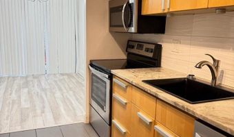 2059 HUNTINGTON Ave 111, Alexandria, VA 22303
