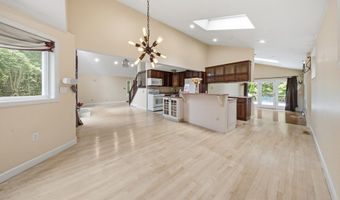 7 Sherborne Cir, Ashland, MA 01721