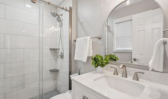 8217 CINDY Ln, Bethesda, MD 20817