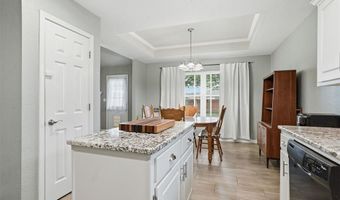 1204 Wendy Ln, Altus, OK 73521
