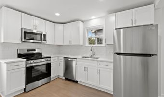 554 COMPASS Rd E, Baltimore, MD 21220