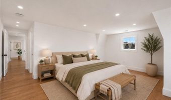 6 Sharon Ct, Newport, RI 02840