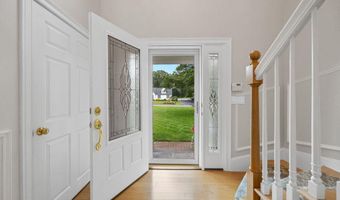 29 Weatherdeck Dr, Bourne, MA 02532
