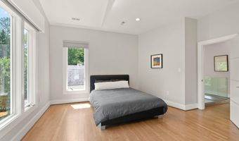3100 N MONROE St, Arlington, VA 22207