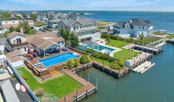 118 Lighthouse Rd, Babylon, NY 11702