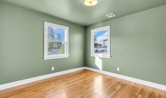 20 Starboard St, Beachwood, NJ 08722
