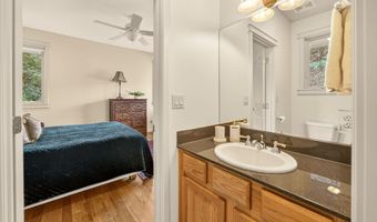 545 Ashland Creek Dr, Ashland, OR 97520