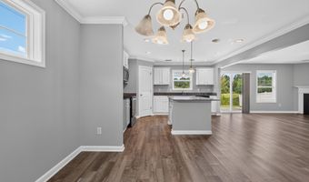 1 Carriagebrook Cir, Camden, SC 29020