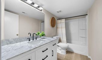700 Auber Ridge Ct, Ballwin, MO 63011