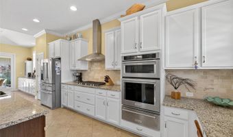 6903 CRESTPOINT Dr, Apollo Beach, FL 33572