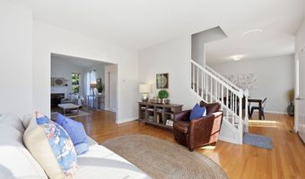 46 Dundee Dr, Cheshire, CT 06410