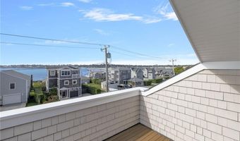 44 Tuckerman Ave, Middletown, RI 02842