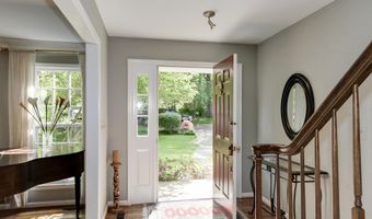 13 AVALON Ct, Bethesda, MD 20816