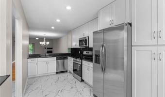 178 Cascade Circle Dr, Ballwin, MO 63021