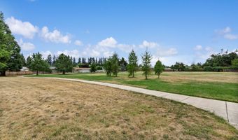 5094 DAISY St, Springfield, OR 97478