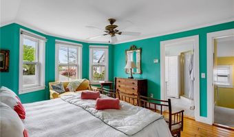 15 Cross St, Newport, RI 02840