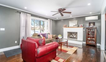 8 Marilyn Rd, Brookfield, CT 06804