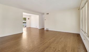 323 S Prindle Ave, Arlington Heights, IL 60004