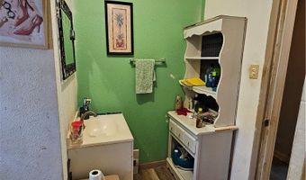 738 W 1st St, Alice, TX 78332