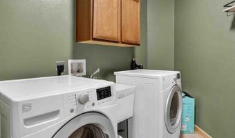 8253 Mayo Dr 201, Madison, WI 53719