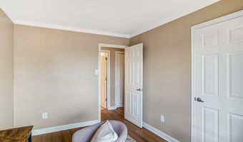 6143 EDSALL Rd J, Alexandria, VA 22304