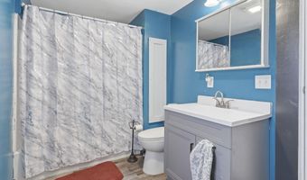 319 NE 6th St, Abilene, KS 67410