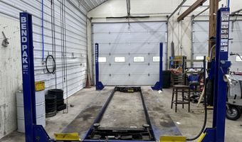 601 E 10th St, Alton, IA 51003