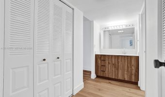 20379 W Country Club Dr 1440, Aventura, FL 33180