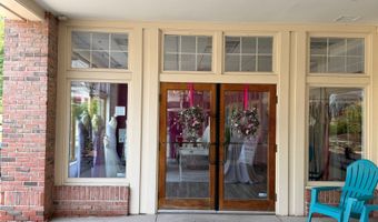 51 E Main St, Avon, CT 06001
