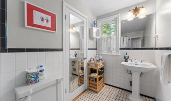 5121 BALTAN Rd, Bethesda, MD 20816