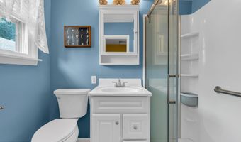 833 Lincoln St, Middletown, NJ 07748