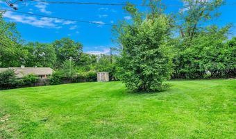425 Bush Dr, Ballwin, MO 63021