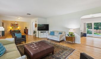 6916 PACIFIC Ln, Annandale, VA 22003