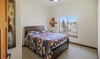 504 W Palmer Cir, Aberdeen, SD 57401