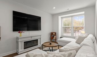 2037 Birchside Dr, Charlotte, NC 28205